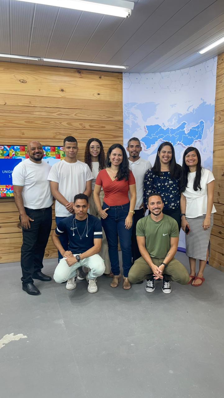 Equipe de bolsistas do projeto reunida para uma foto de grupo na ETEPAC